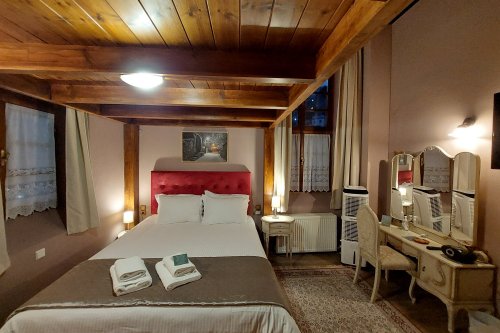 4. OUR ROOMS